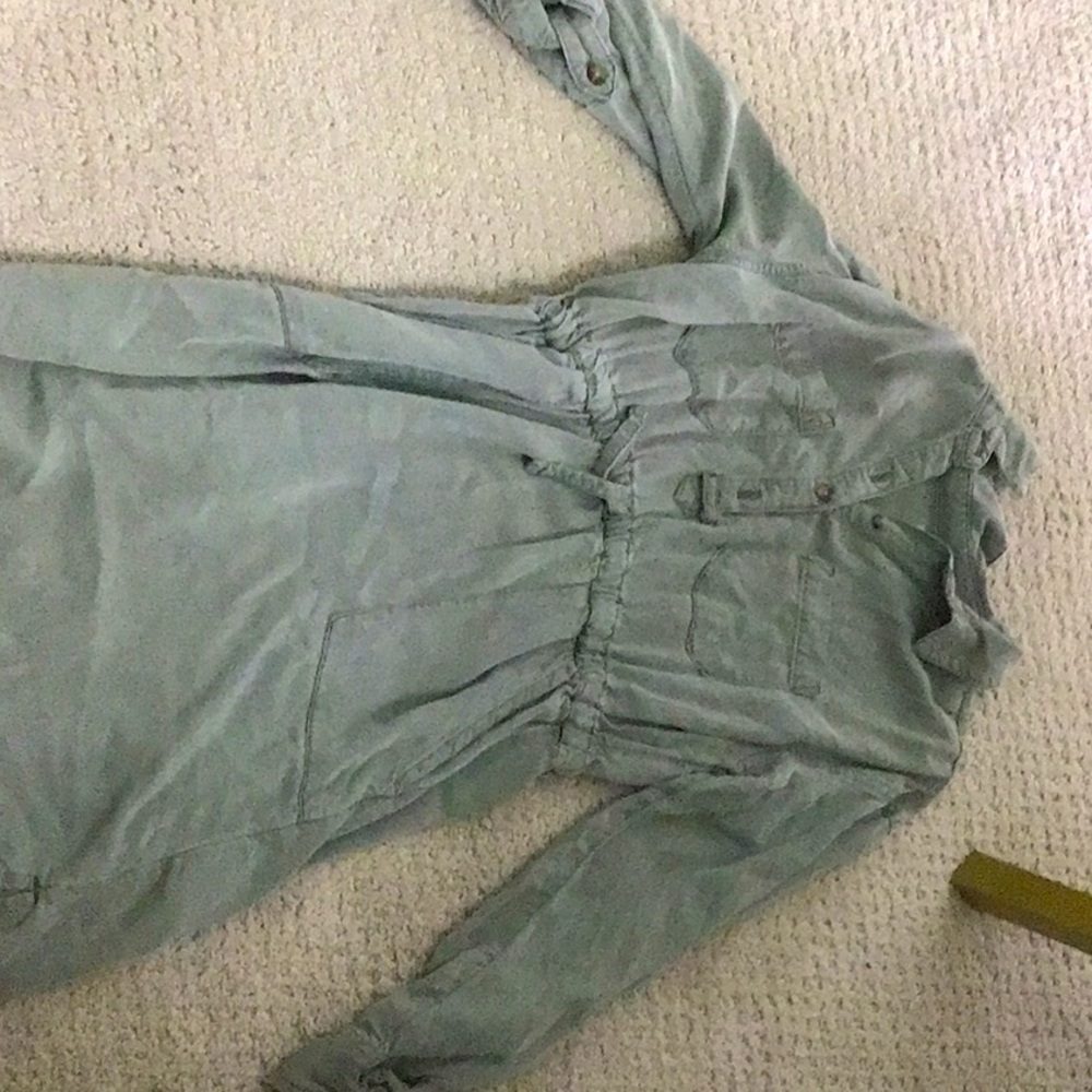 Old Navy dress great quality. Size (6x7) small